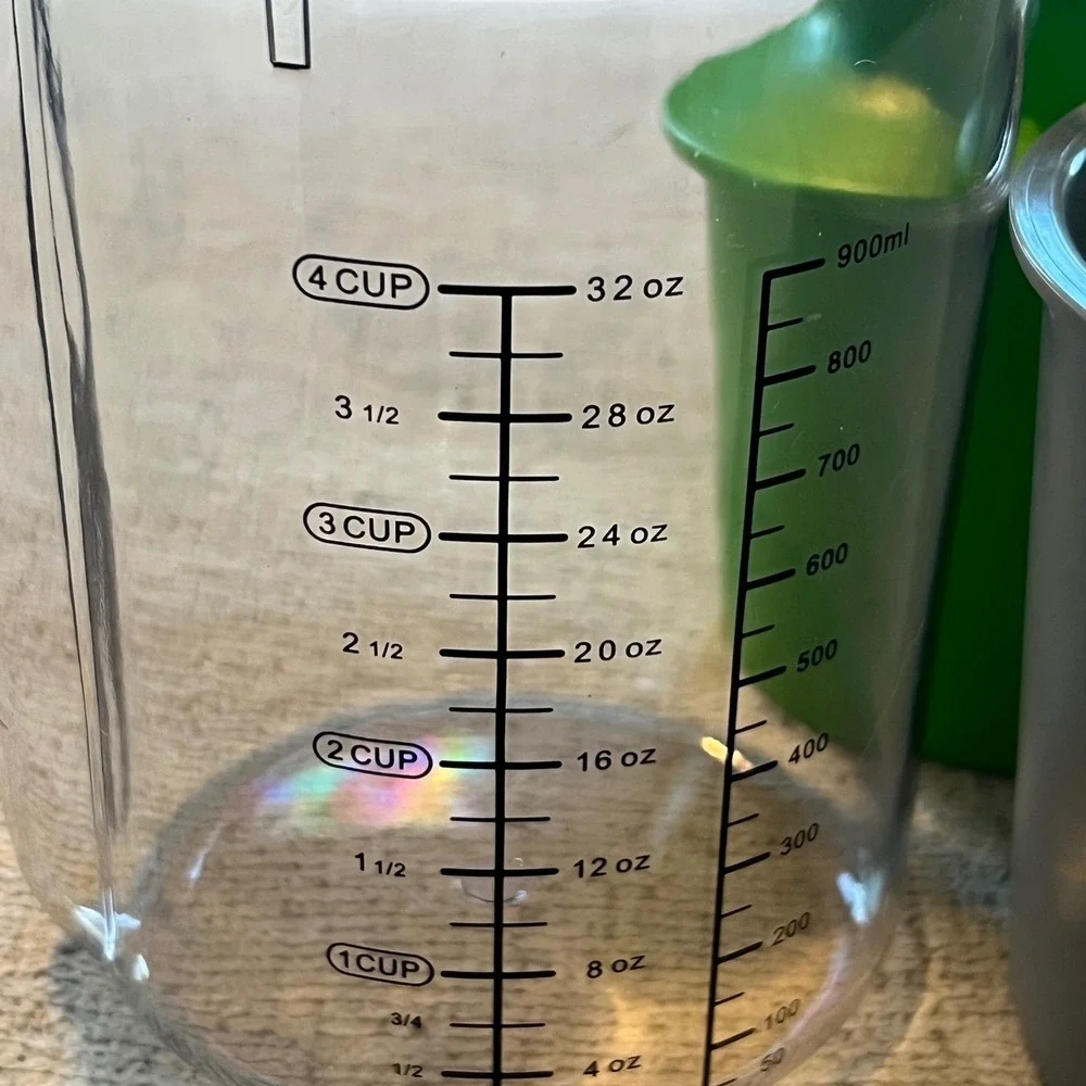 Avobagel Juicer 1.5 Cup Measuring Pitcher Set‎ Green Grey 12 oz